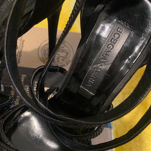 BLACK BCBG MAXAZRIA HEEL SANDALS - Picture 5 of 5